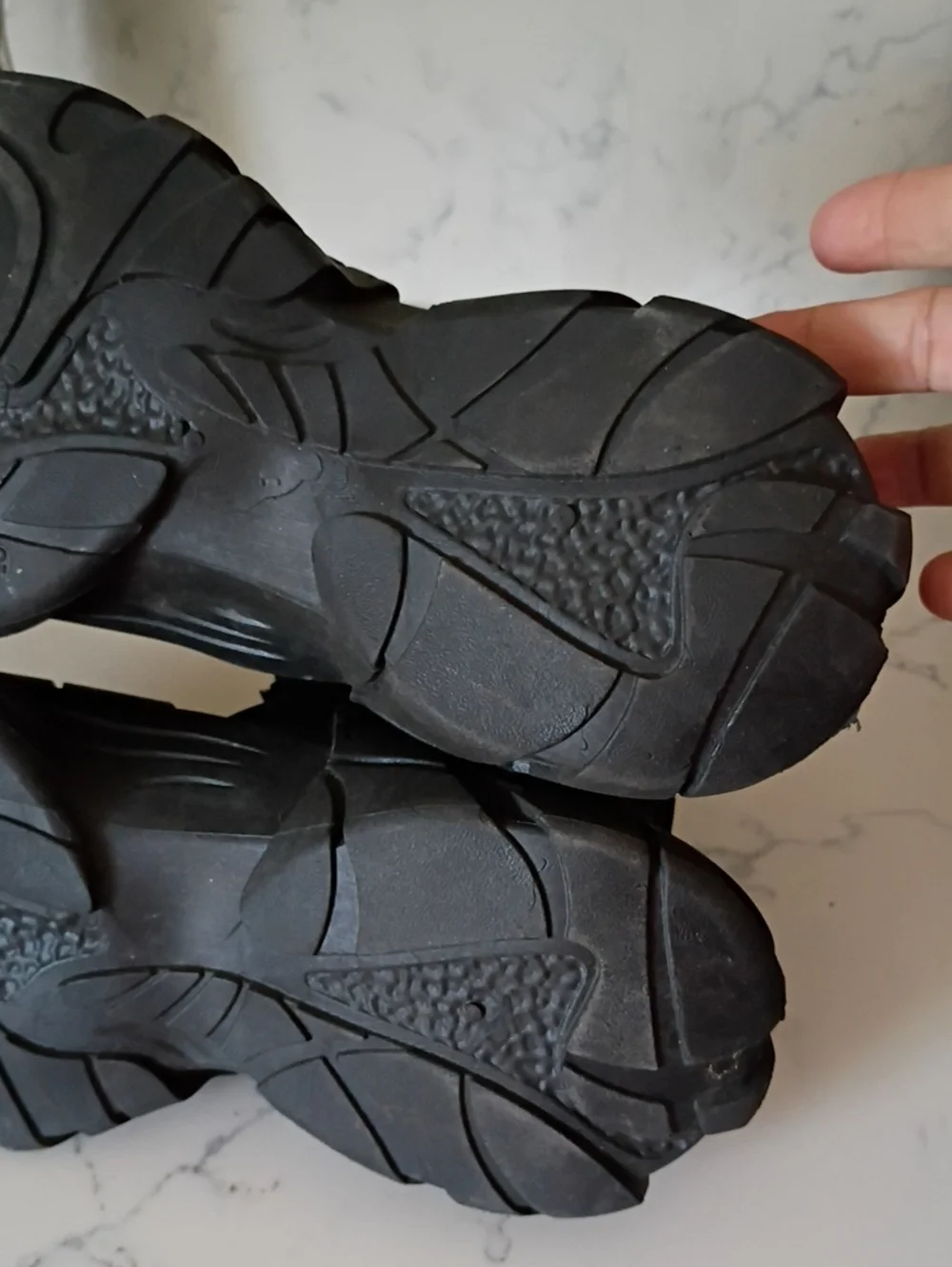 Men's Black Slip-On Insulated Sneakers